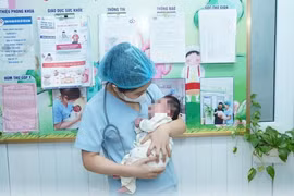 Trẻ ho khò khè không ngờ sốc nhiễm khuẩn, áp xe phổi do tụ cầu vàng