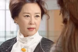 Mẹ chồng khó chịu ra mặt khi thấy chồng tôi làm việc nhà