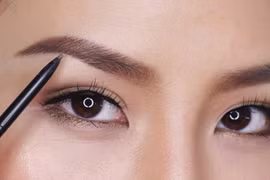 Cảnh giác với “chân mày phong thuỷ”