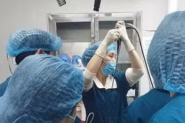 Cứu cháu bé 9 tuổi nuốt phải xương cá khi ăn cháo