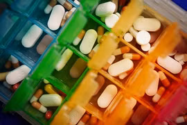 7 loại thuốc nhà nào cũng nên trữ cho kỳ nghỉ Tết