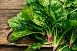 Loại rau quen thuộc tốt cho tim mạch, bán đầy chợ Việt