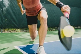 Đứt gân cơ vai khi... chơi pickleball