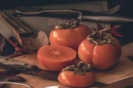 Hồng ngâm vào mùa ngon khó cưỡng, nhưng phải ăn đúng cách kẻo hại sức khỏe