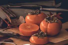 Hồng ngâm vào mùa ngon khó cưỡng, nhưng phải ăn đúng cách kẻo hại sức khỏe