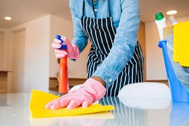 Chị giúp việc gọi điện cầu xin tôi cho quay lại làm việc