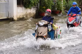 Triều cường đạt đỉnh, cuộc sống của người Sài Gòn sẽ như thế nào?