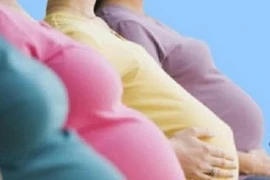 Phát hiện 8 cô gái trẻ vượt biên mang thai hộ cho người Trung Quốc