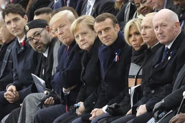 Video: Lãnh đạo thế giới người ngủ gật, người ngáp khi Tổng thống Pháp phát biểu