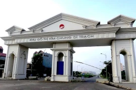 Video: Siêu đô thị 10 năm hoang tàn, nghìn tỷ đồng "dầm mưa dãi nắng"