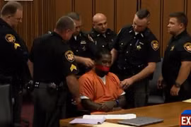 Video: Thẩm phán truy đuổi gắt gao 2 bị cáo bỏ trốn trong lúc đang xử