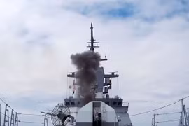 Video: Tàu hộ vệ hiện đại nhất Nga phóng "rồng lửa" bay xa 120km