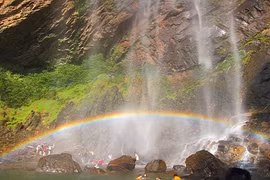 Đừng bỏ lỡ 10 thác nước kỳ vĩ ở Malaysia 