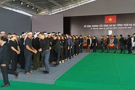 Ninh Bình: Người dân xếp hàng dài viếng Chủ tịch nước Trần Đại Quang