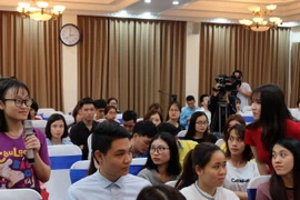 Phu huynh xôn xao sách dạy tự học tiếng Anh theo công nghệ sóng não