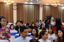 Phu huynh xôn xao sách dạy tự học tiếng Anh theo công nghệ sóng não