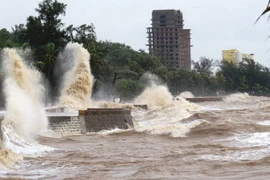 Khoảng 24 giờ tới, bão số 2 sẽ đi vào đất liền Việt Nam