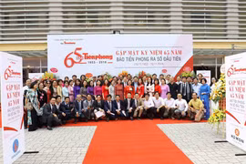 Báo Tiền Phong nhận Huân chương Lao động hạng Ba trong ngày tròn 65 năm