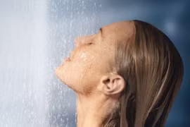 11 thói quen dễ mắc đang khiến da bạn xấu đi hàng ngày