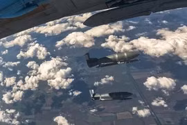 Nga không kích dữ dội quê nhà Tổng thống Zelensky, chiến sự lan rộng