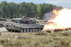 Ukraine sắp nhận xe tăng Leopard-2 viện trợ, sẵn sàng đối dầu T-90?