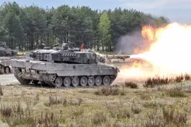 Ukraine sắp nhận xe tăng Leopard-2 viện trợ, sẵn sàng đối dầu T-90?