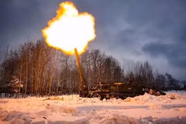 Lính pháo Ukraine: Chúng tôi bắn một quả đạn, họ đáp trả mười quả