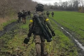 Bom xuyên của Nga phát huy hiệu quả, Ukraine vẫn không thể đột phá