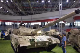 Sau Liên Xô, quốc gia nào giúp Trung Quốc phát triển quốc phòng?