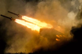 Nga “cất vó mẻ” sĩ quan NATO ở Kursk, pháo nhiệt áp vào trận