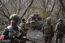 NYT: Đã rõ lý do quân Ukraine “bỏ của chạy lấy người” ở Kursk 