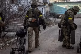 Lợi dụng 36 giờ ngừng bắn, Ukraine triệt thoái khỏi Soledar