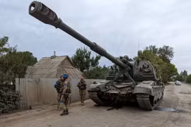 Sức mạnh siêu pháo tự hành 2S19M2 Nga bỏ lại tại Kharkov