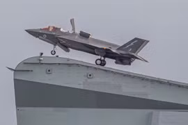 Nóng: Mảnh xác máy bay F-35B bị đánh cắp bởi "nước lạ"?