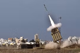 Tên lửa giá rẻ của Hamas khiến Vòm Sắt của Israel "bối rối"