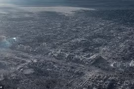 Xe tăng Nga phô trương sức mạnh trên chiến trường Marinka