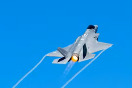 Một con chim đại bàng đã phá hủy F-35 giá trăm triệu USD 