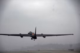 Tại sao máy bay U-2 huyền thoại không có càng đáp ở cánh?