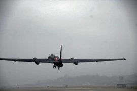 Tại sao máy bay U-2 huyền thoại không có càng đáp ở cánh?