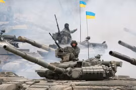 Đại quân Ukraine áp sát Donbass, căng thẳng Ukraine - Belarus leo thang