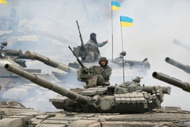 Đại quân Ukraine áp sát Donbass, căng thẳng Ukraine - Belarus leo thang