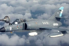 Ukraine có “từ chối” nhận 5 máy bay Étendard mà Argentina tặng?