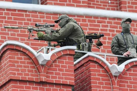 Đội mật vụ của Tổng thống Nga Putin dùng loại súng bắn tỉa nào?