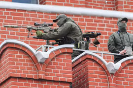 Đội mật vụ của Tổng thống Nga Putin dùng loại súng bắn tỉa nào?