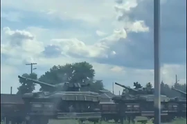 Quân đội Ukraine dốc kho vũ khí cũ tăng cường cho mặt trận Donbass 