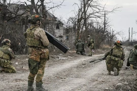 Quân Nga cắt đứt mọi tuyến đường tiếp tế của Ukraine ở Kursk 