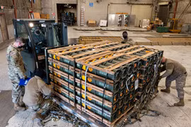 Mỹ chỉ tốn 10% chi tiêu quân sự để tiêu hao một nửa Quân đội Nga