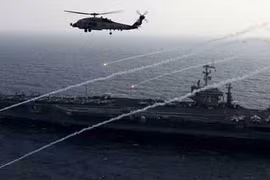 Máy bay trinh sát Iran “trêu ngươi” trực thăng Mỹ