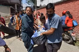 Nepal lại bị động đất: 42 người chết, 1.000 người bị thương