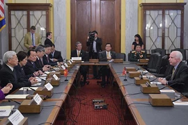 Tổng Bí thư Nguyễn Phú Trọng gặp Thượng Nghị sỹ John McCain 